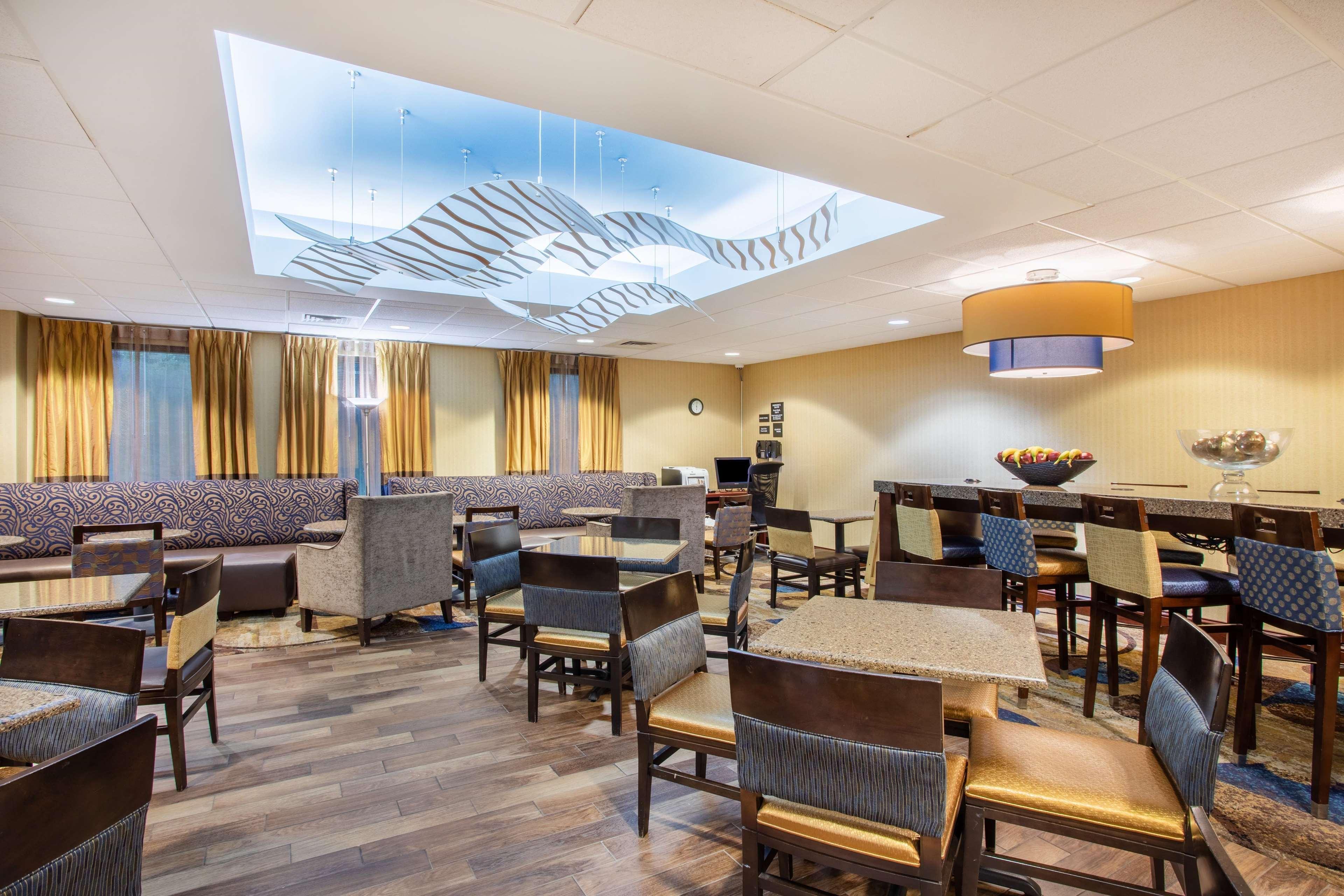 Hampton Hotel 3*