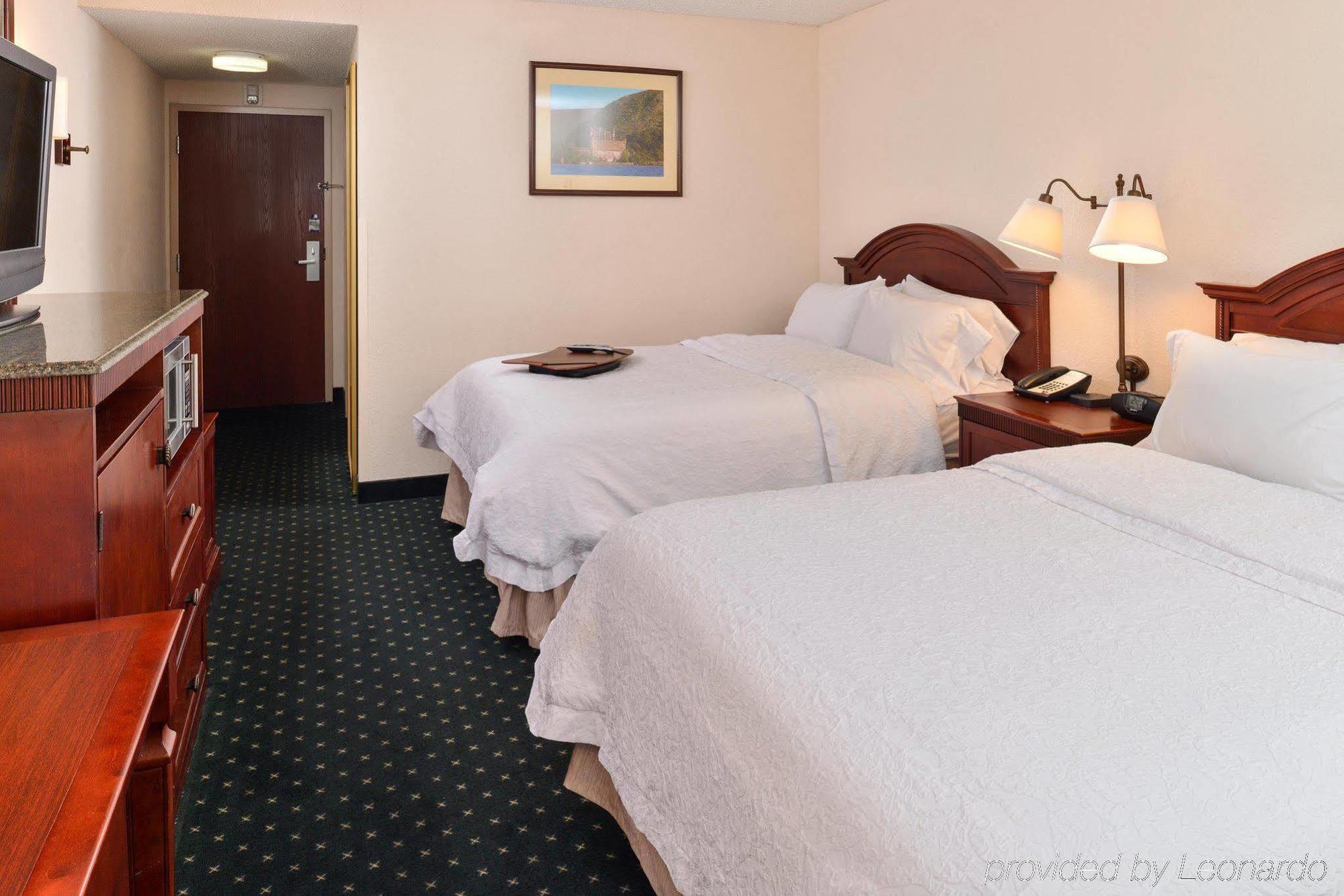 Hotel Hampton 3*